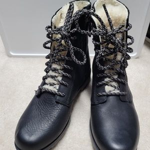 BRAND NEW EMELIE SOREL  LEATHER BOOTS